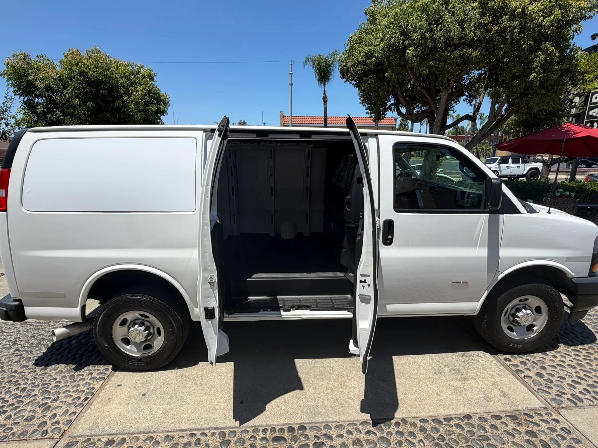 Used 2022 Chevrolet Express 2500 w/ Driver Convenience Package RWD image 18