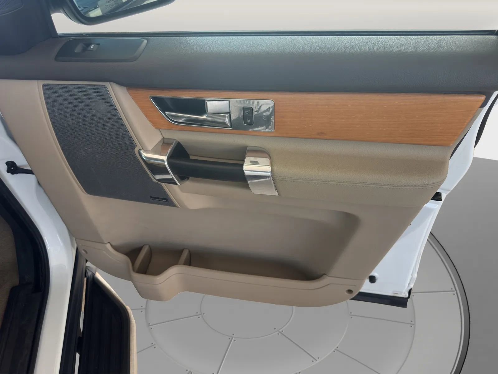 Used 2012 Land Rover LR4 HSE image 17