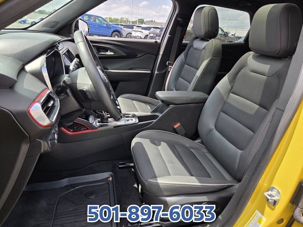 Used 2023 Chevrolet TrailBlazer RS w/ Sun and Liftgate Package FWD image 9