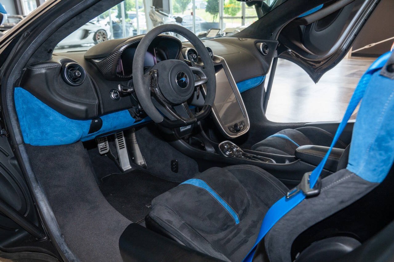 Used 2017 McLaren 570S RWD image 37