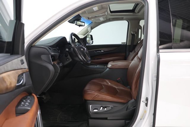 Used 2019 Cadillac Escalade ESV Luxury AWD/4WD image 15