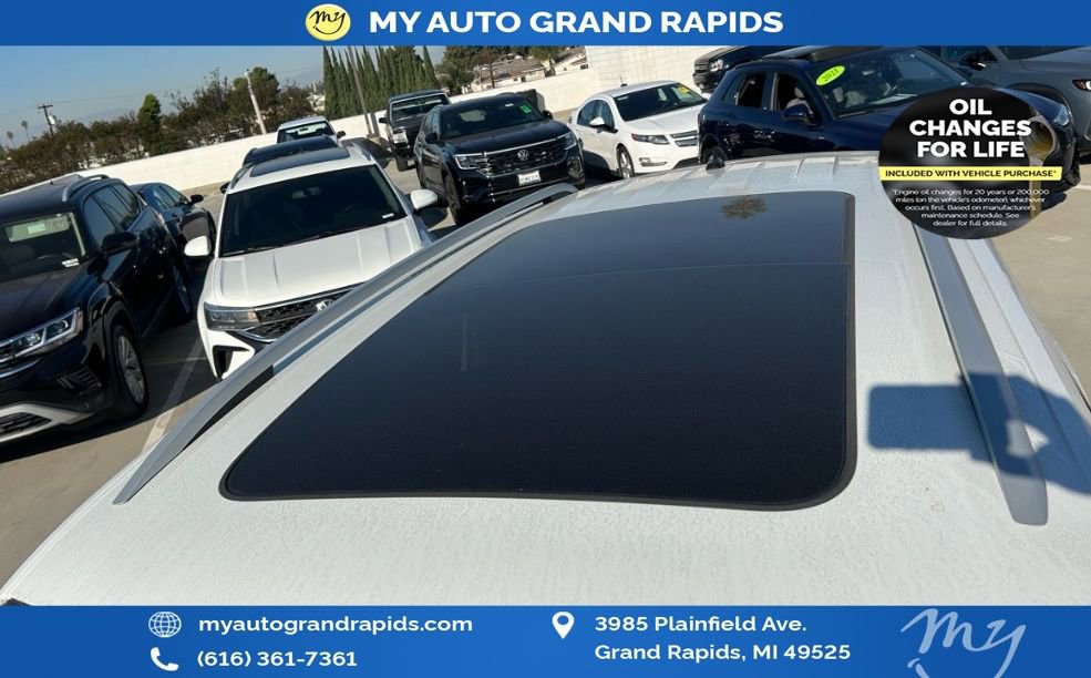 Used 2021 Volkswagen Atlas SEL Premium image 11