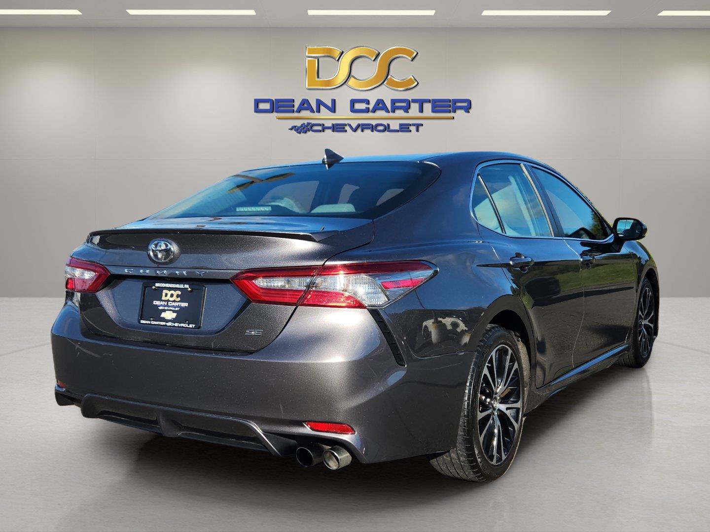 Used 2019 Toyota Camry SE FWD image 5