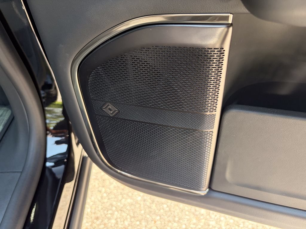 Used 2026 Rivian R1S Adventure AWD/4WD image 40