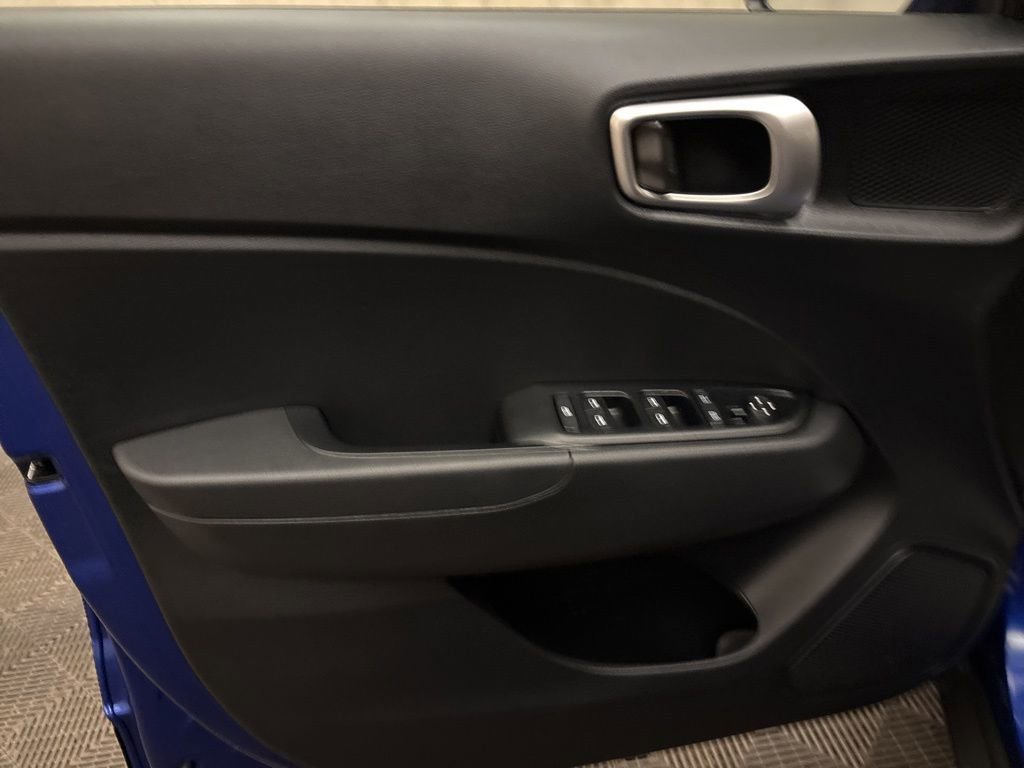 Certified 2026 Hyundai Venue SE image 11