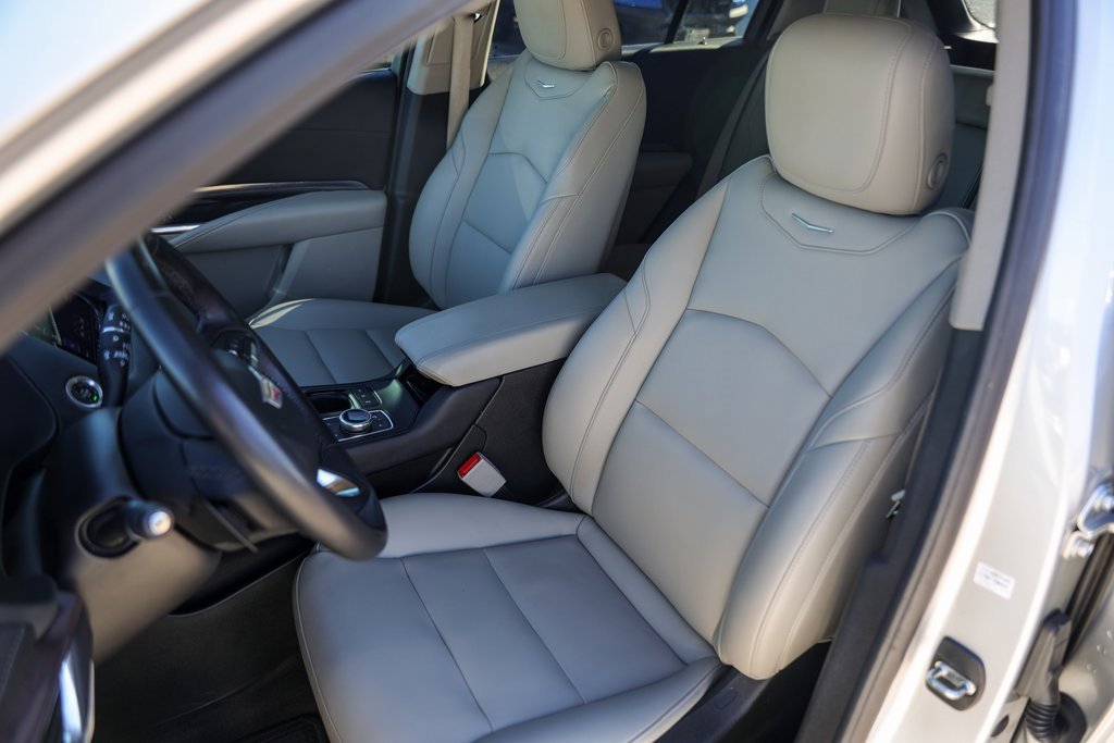 Used 2022 Cadillac XT4 Luxury image 7