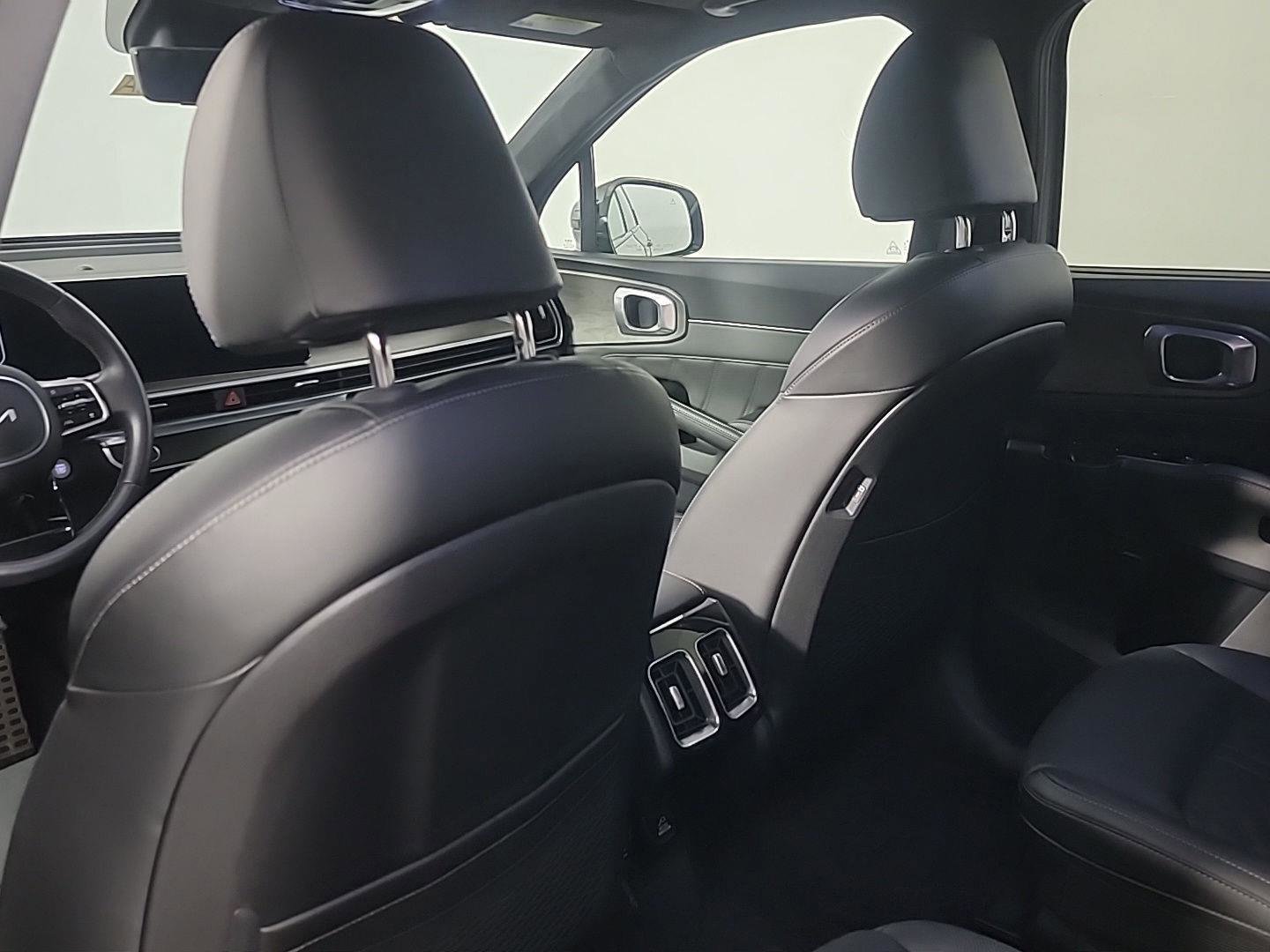 Used 2024 Kia Sorento SX Prestige image 19