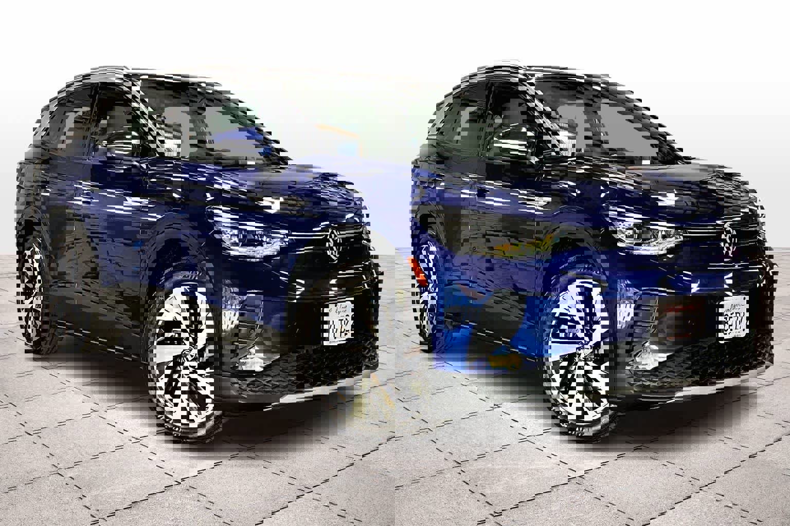 Used 2021 Volkswagen ID.4 Pro S w/ Gradient Package image 2