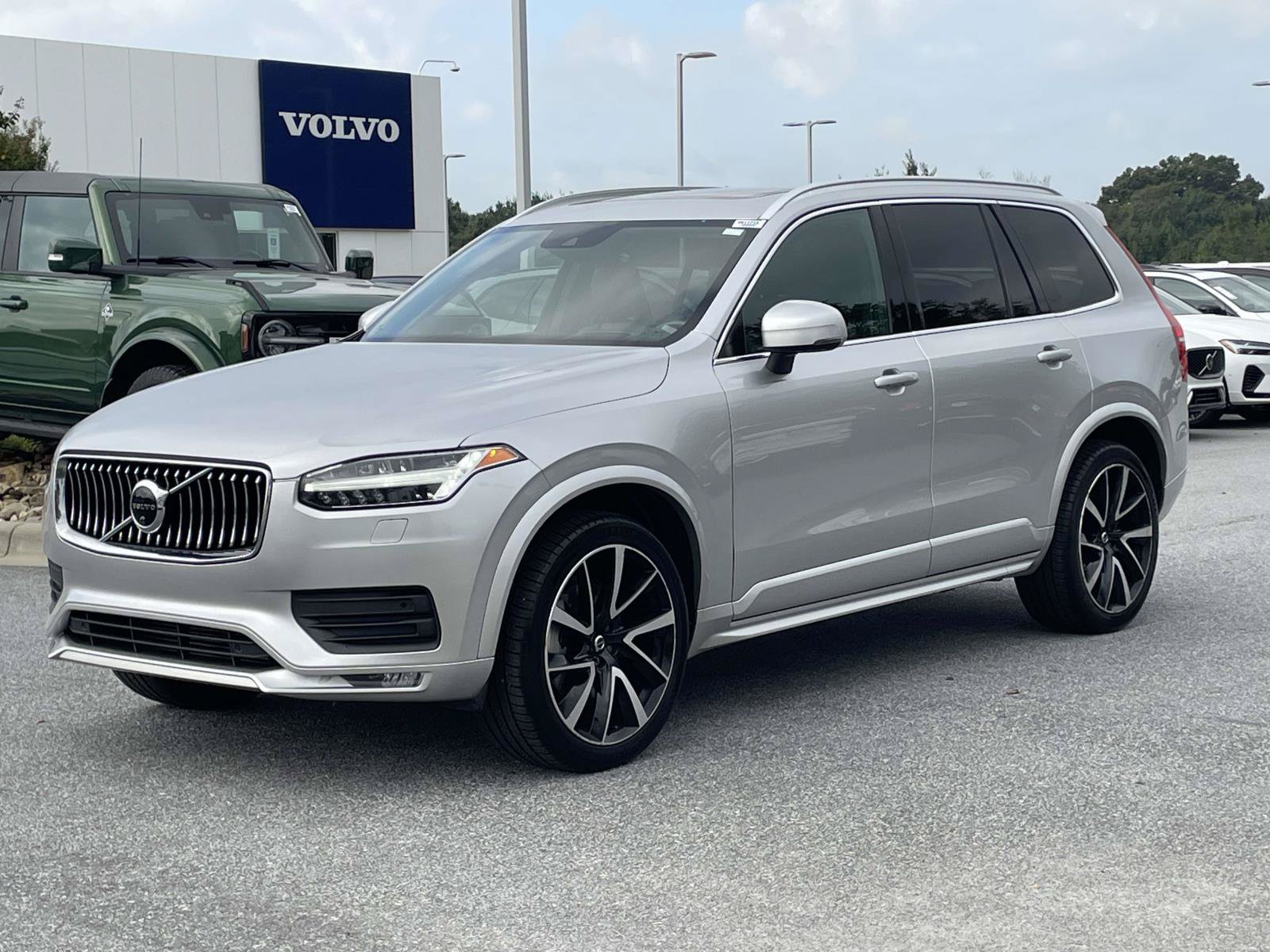Used 2022 Volvo XC90 T6 Momentum w/ Advanced Package AWD/4WD image 24