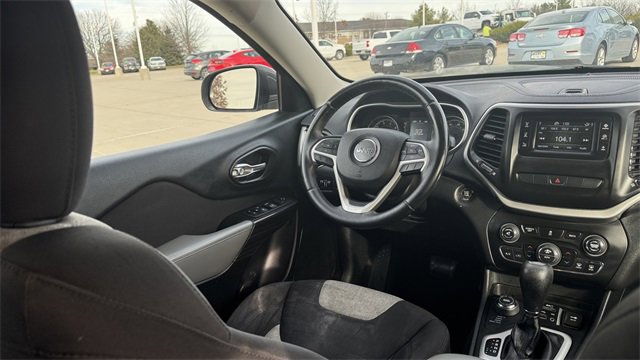 Used 2014 Jeep Cherokee Latitude w/ Comfort/Convenience Group image 14