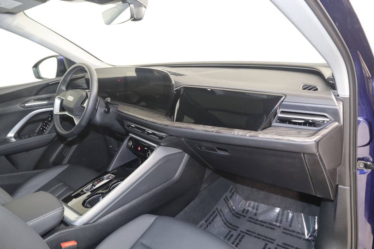 Used 2025 Audi Q5 Premium w/ Convenience Package AWD/4WD image 41