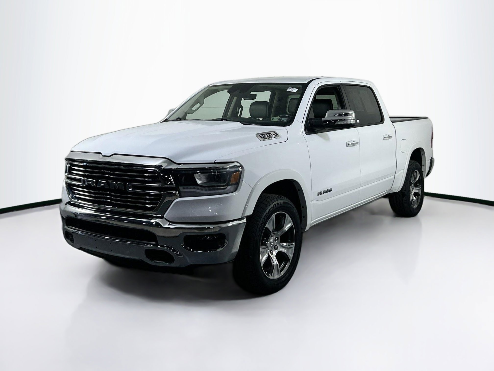 Used 2022 RAM 1500 Laramie AWD/4WD image 1