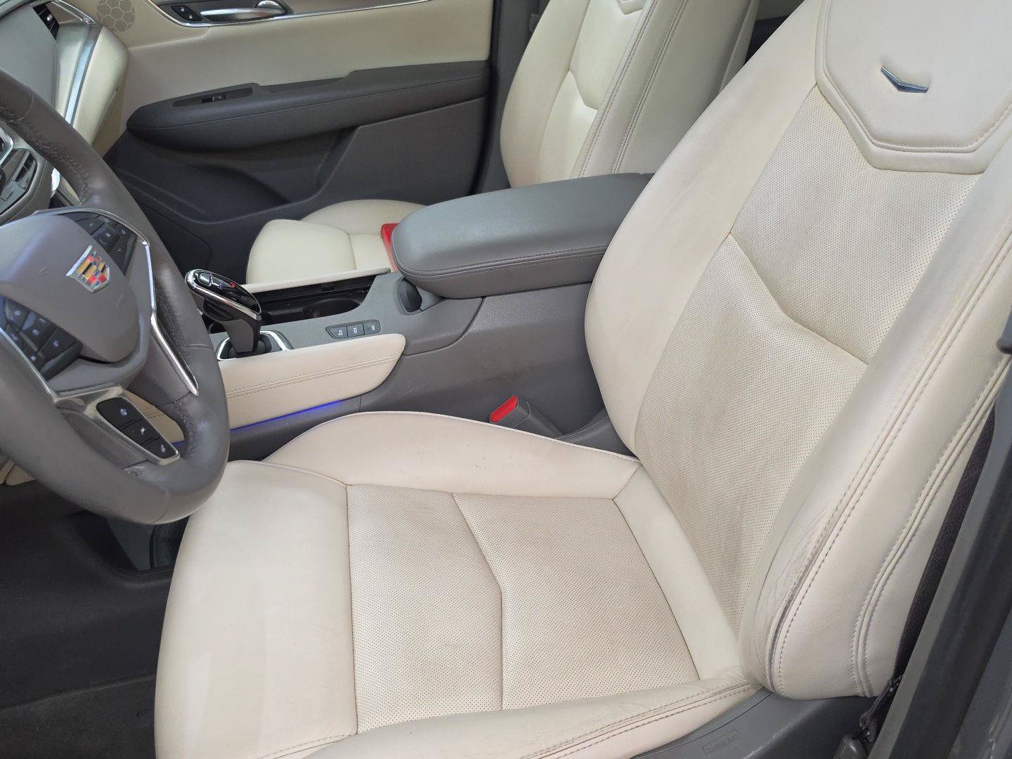 Used 2018 Cadillac XT5 Premium Luxury AWD/4WD image 6
