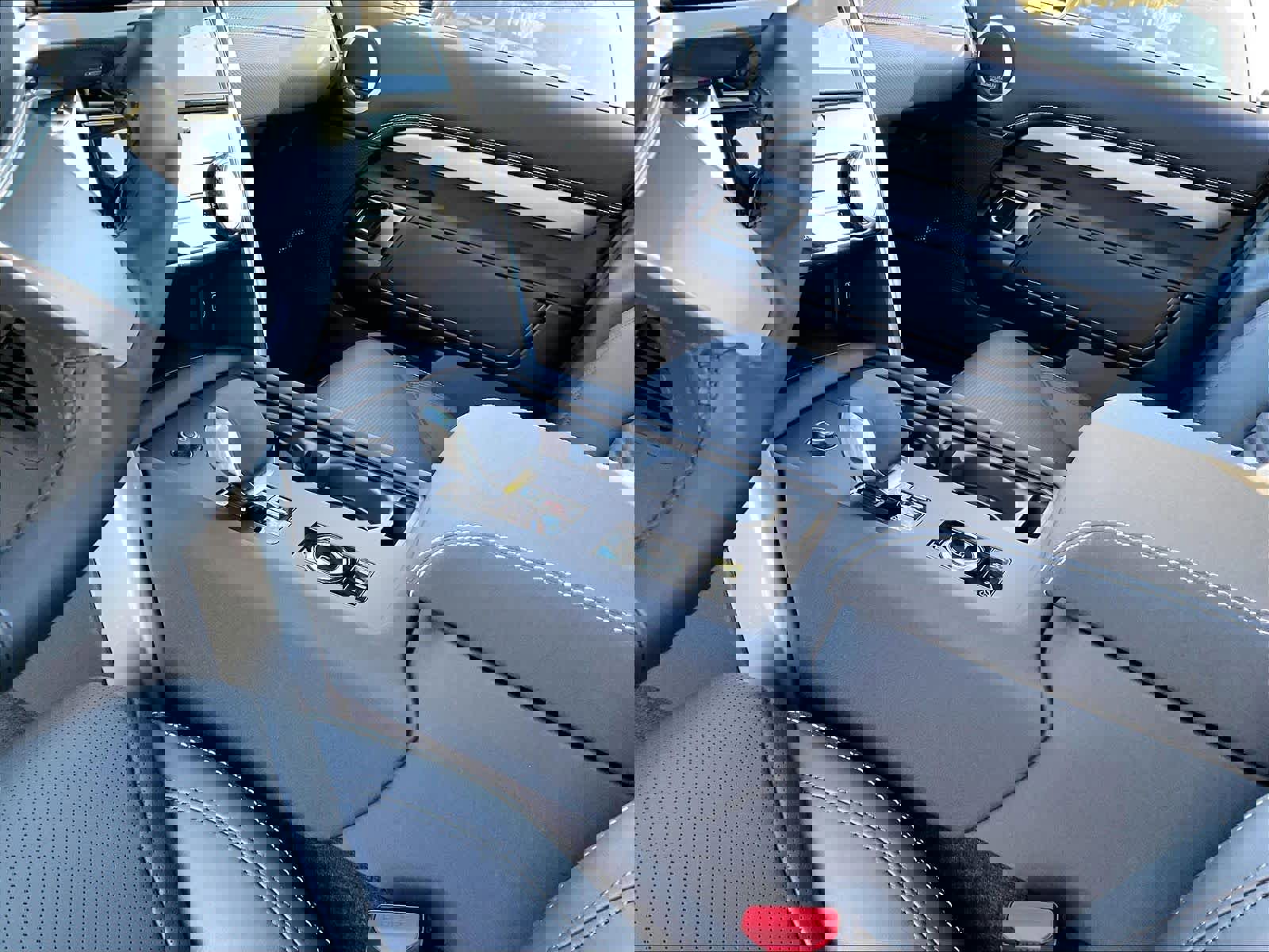 New 2026 Land Rover Discovery Limited Edition AWD/4WD image 10