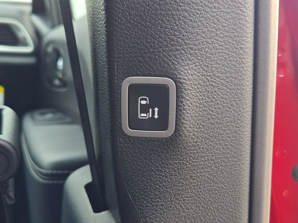 New 2026 Chrysler Pacifica Select AWD/4WD image 13