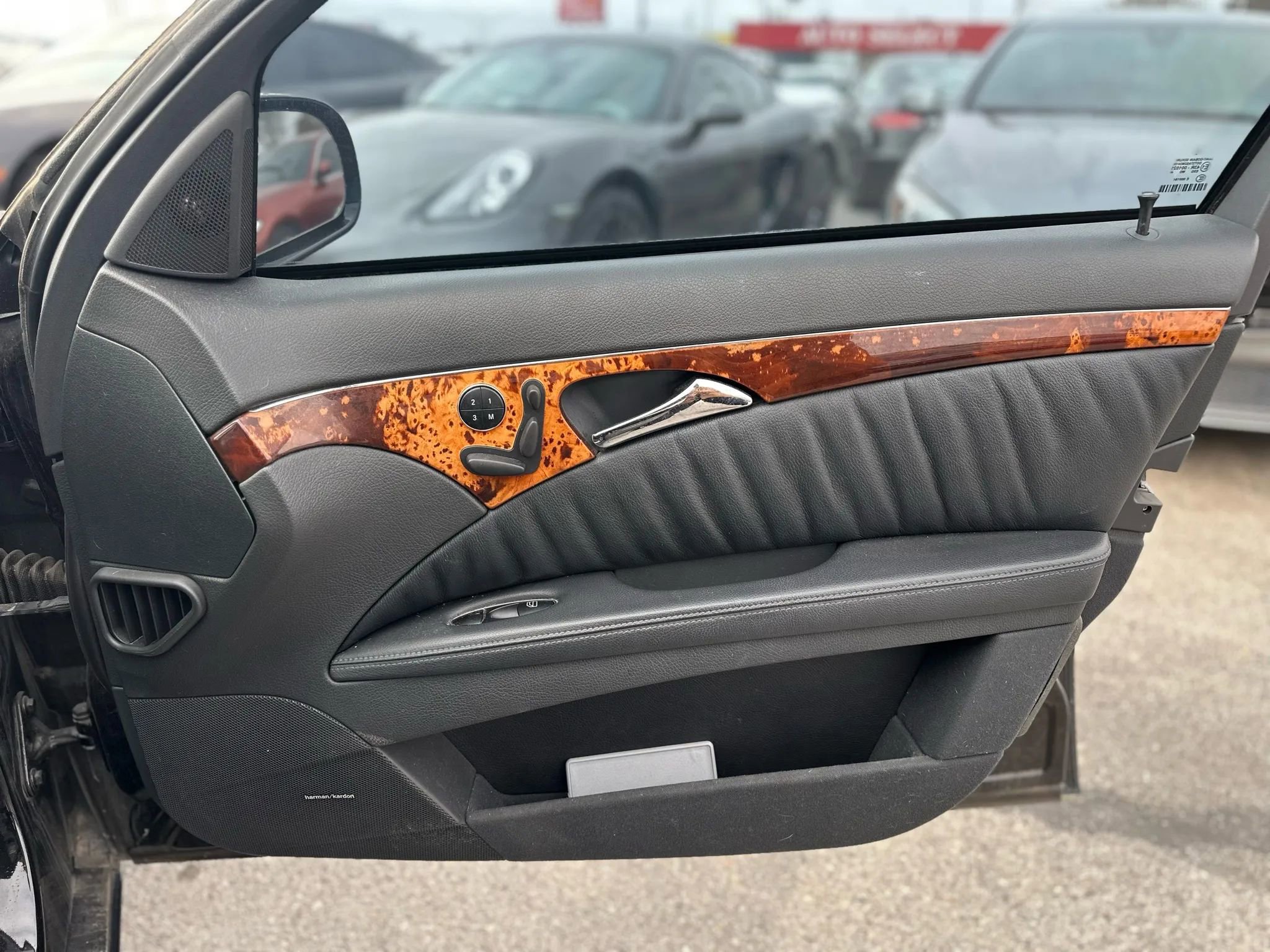 Used 2005 Mercedes-Benz E 500 Sedan image 21