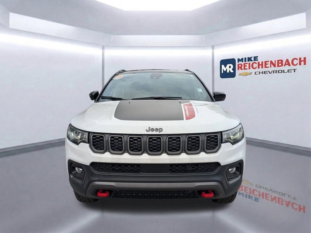 Used 2024 Jeep Compass Trailhawk image 10