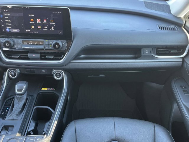Used 2024 Toyota Grand Highlander AWD image 19