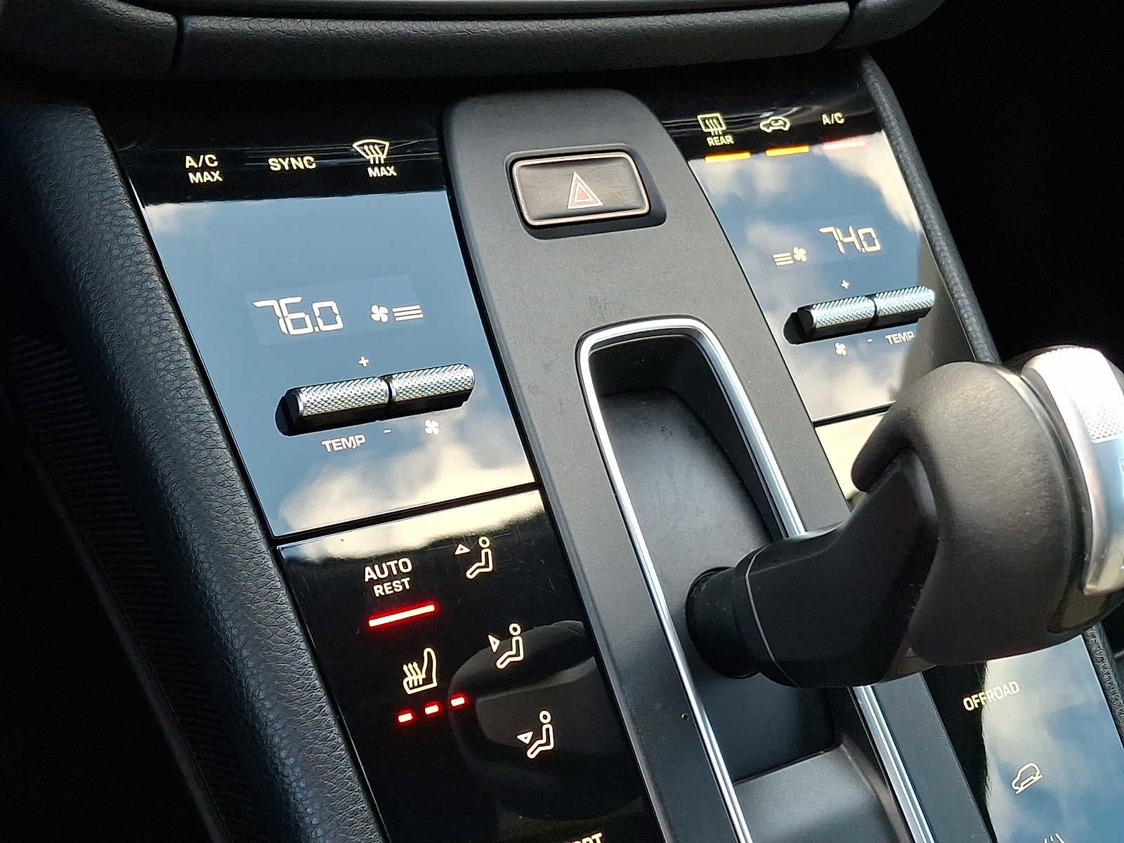 Used 2022 Porsche Macan image 14