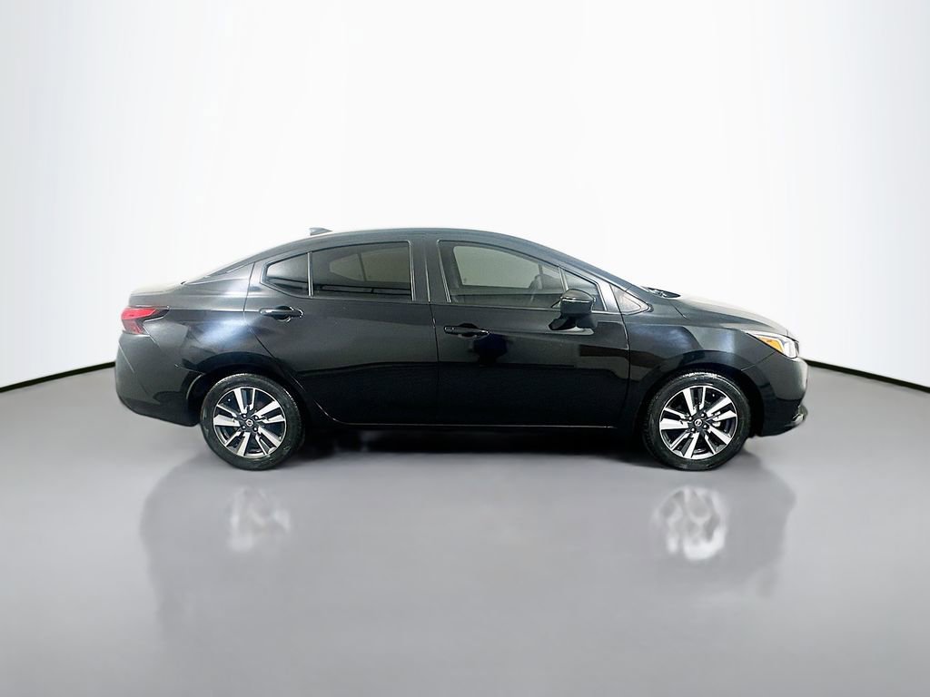 Used 2021 Nissan Versa SV FWD image 4
