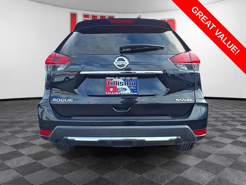 Used 2018 Nissan Rogue SV AWD/4WD image 3