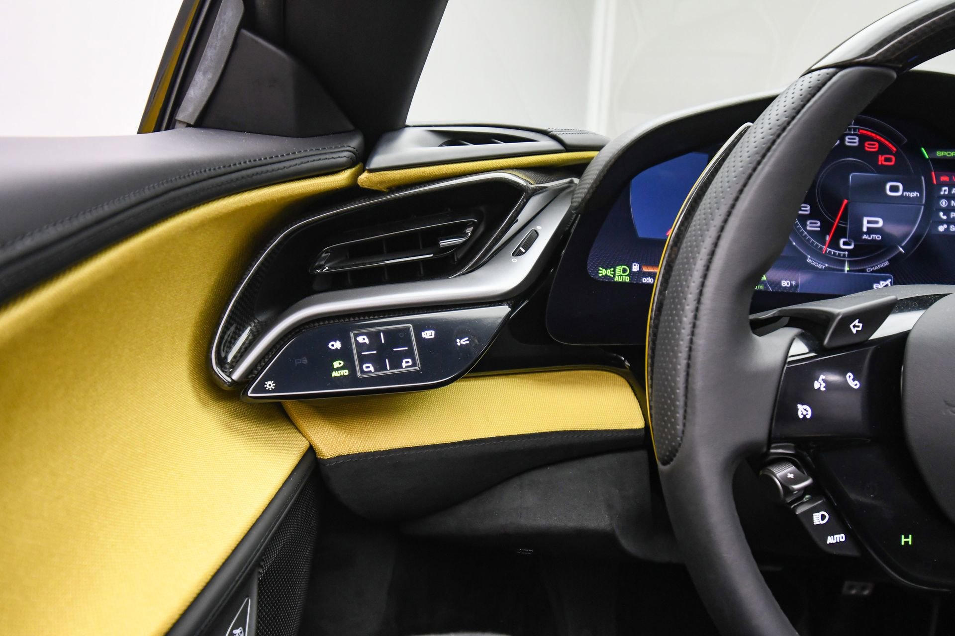 Used 2022 Ferrari SF90 Spider image 38