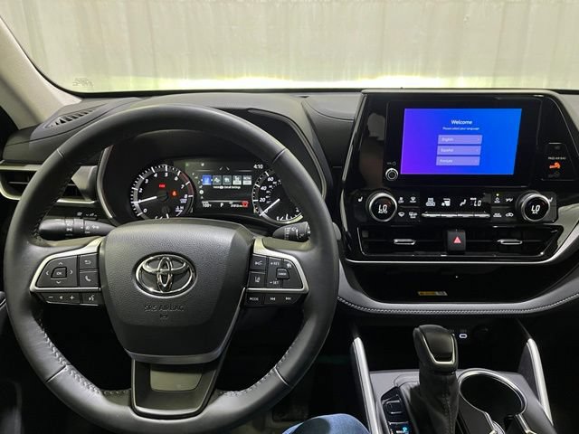 Used 2024 Toyota Highlander XLE AWD/4WD image 22
