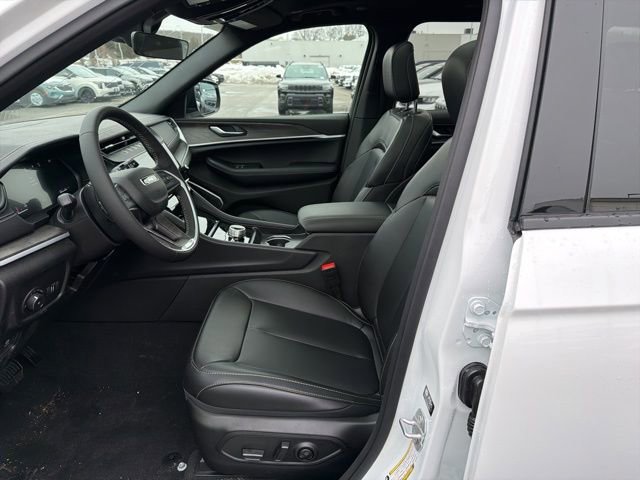 New 2026 Jeep Grand Cherokee Limited w/ Limited Altitude Package AWD/4WD image 15