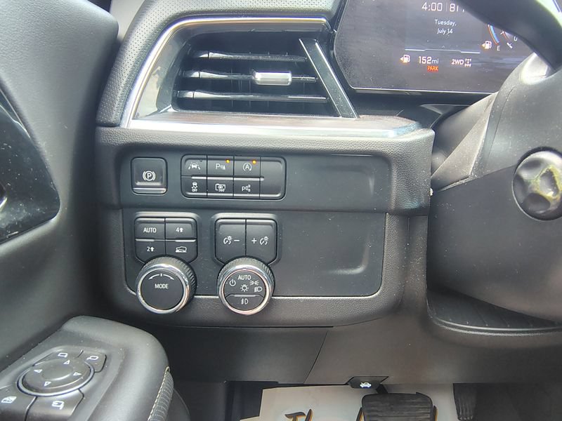 Used 2025 Chevrolet Tahoe Premier AWD/4WD image 14