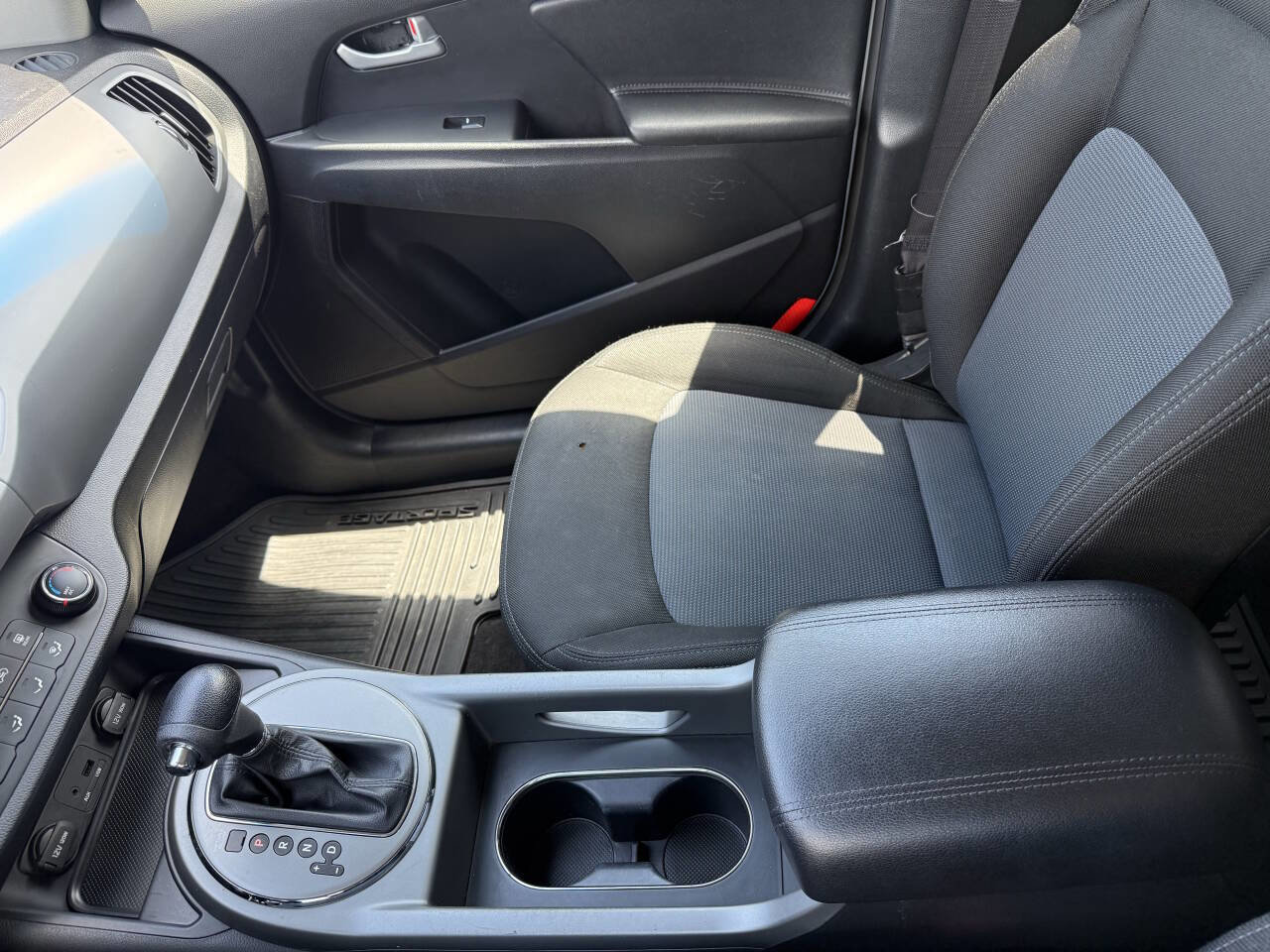 Used 2015 Kia Sportage LX FWD image 19