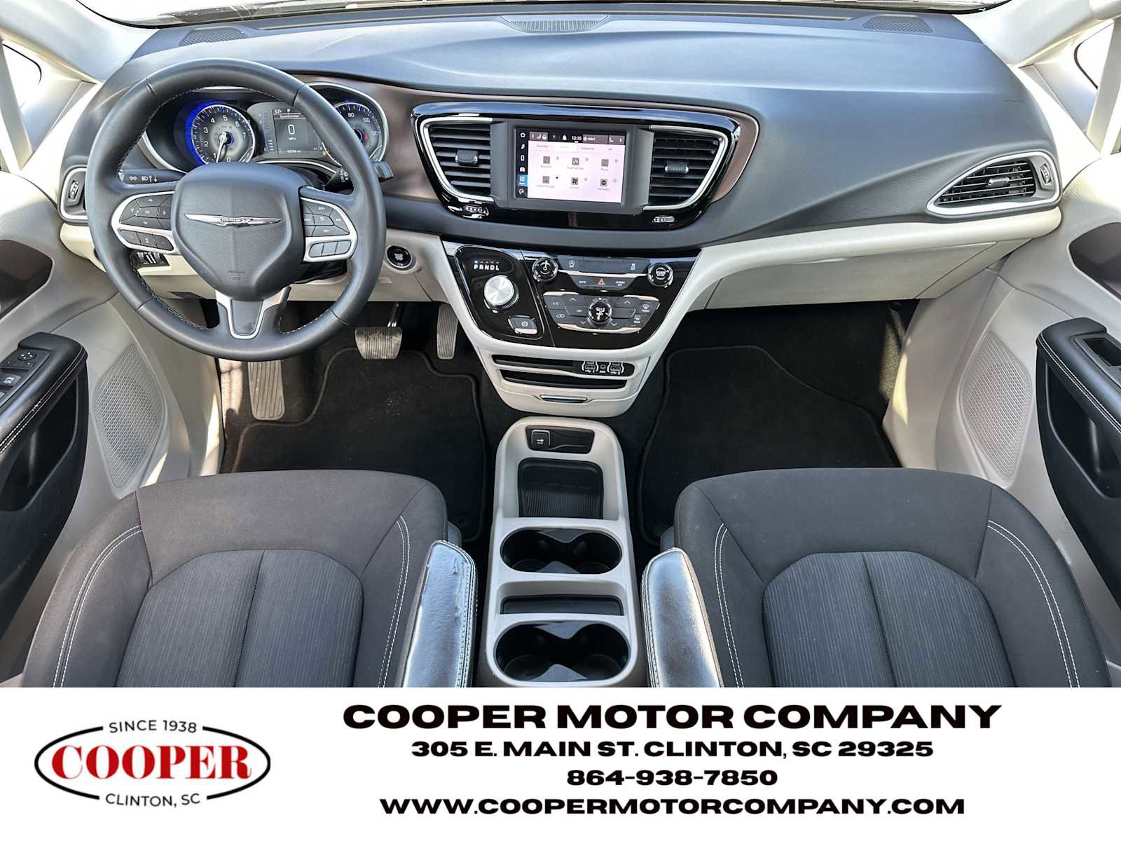 Used 2023 Chrysler Voyager LX image 22