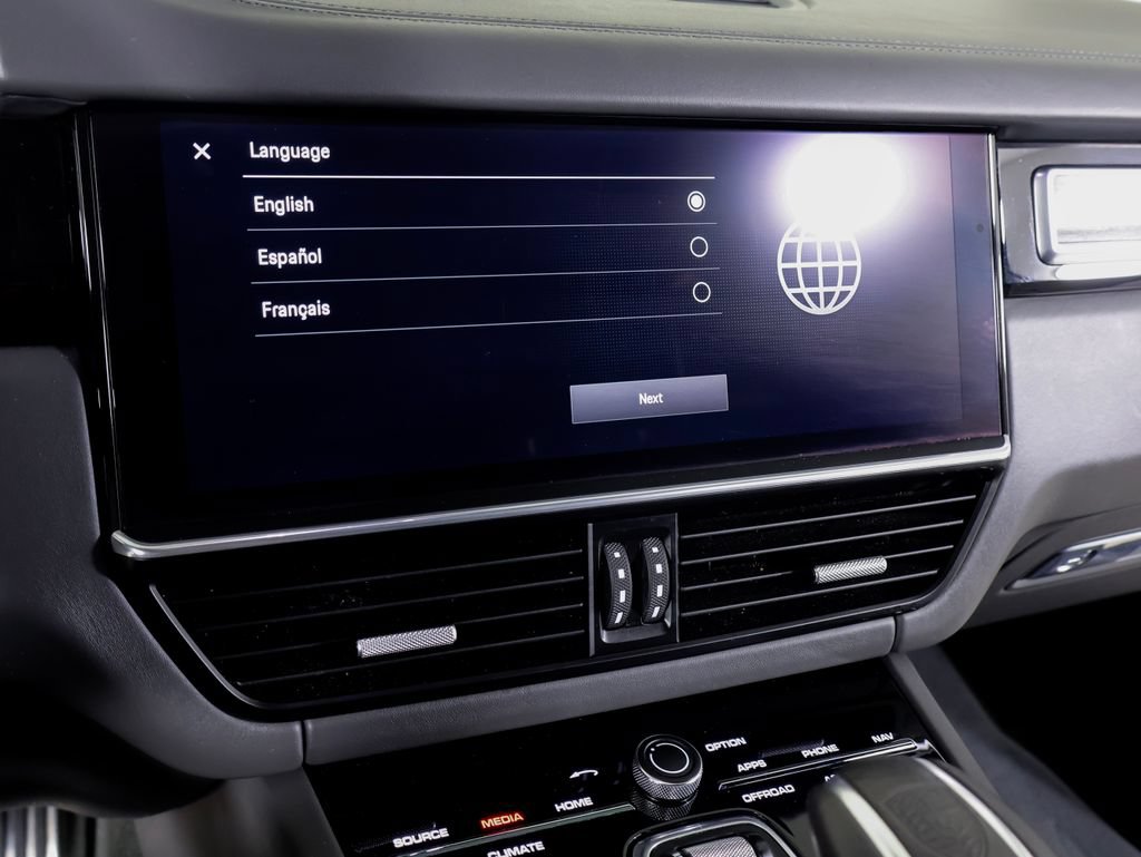 Certified 2023 Porsche Cayenne GTS w/ Premium Package Plus AWD/4WD image 15