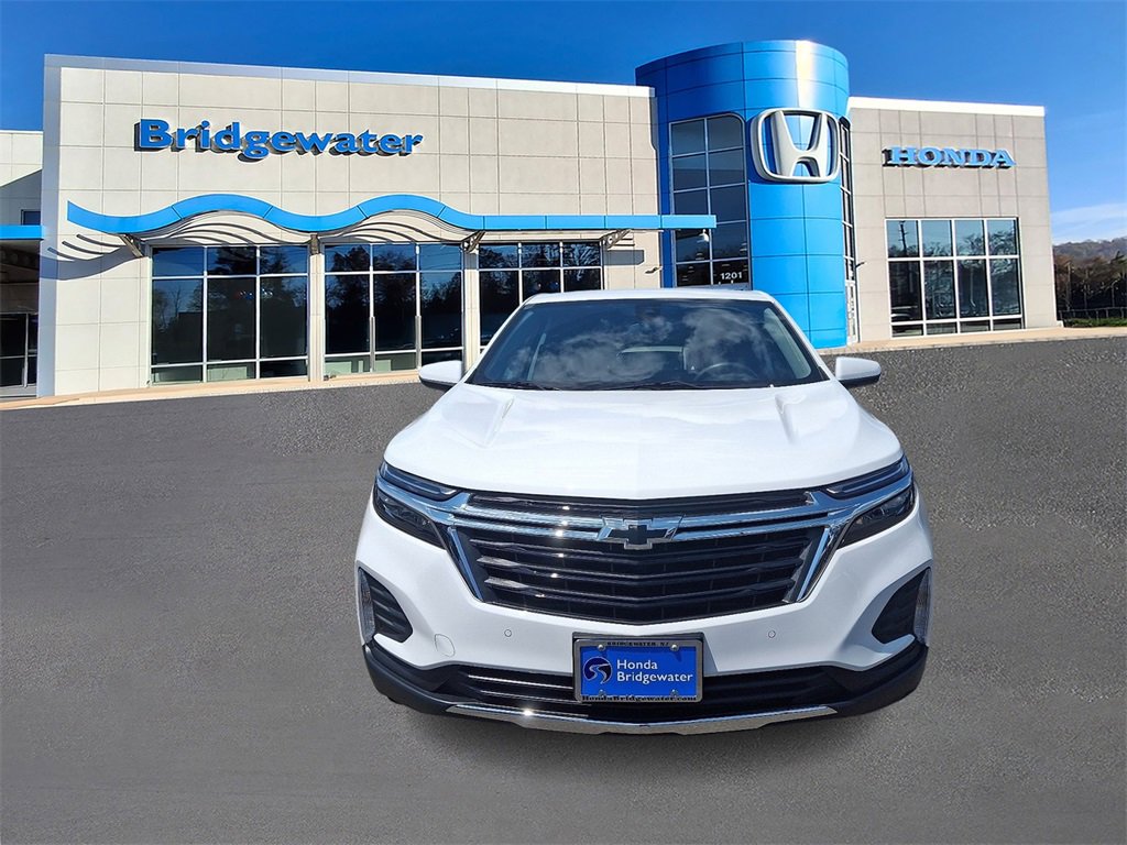 Used 2022 Chevrolet Equinox LT image 2