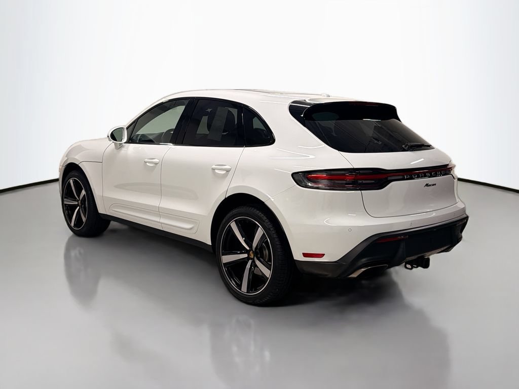 Used 2026 Porsche Macan AWD/4WD image 3