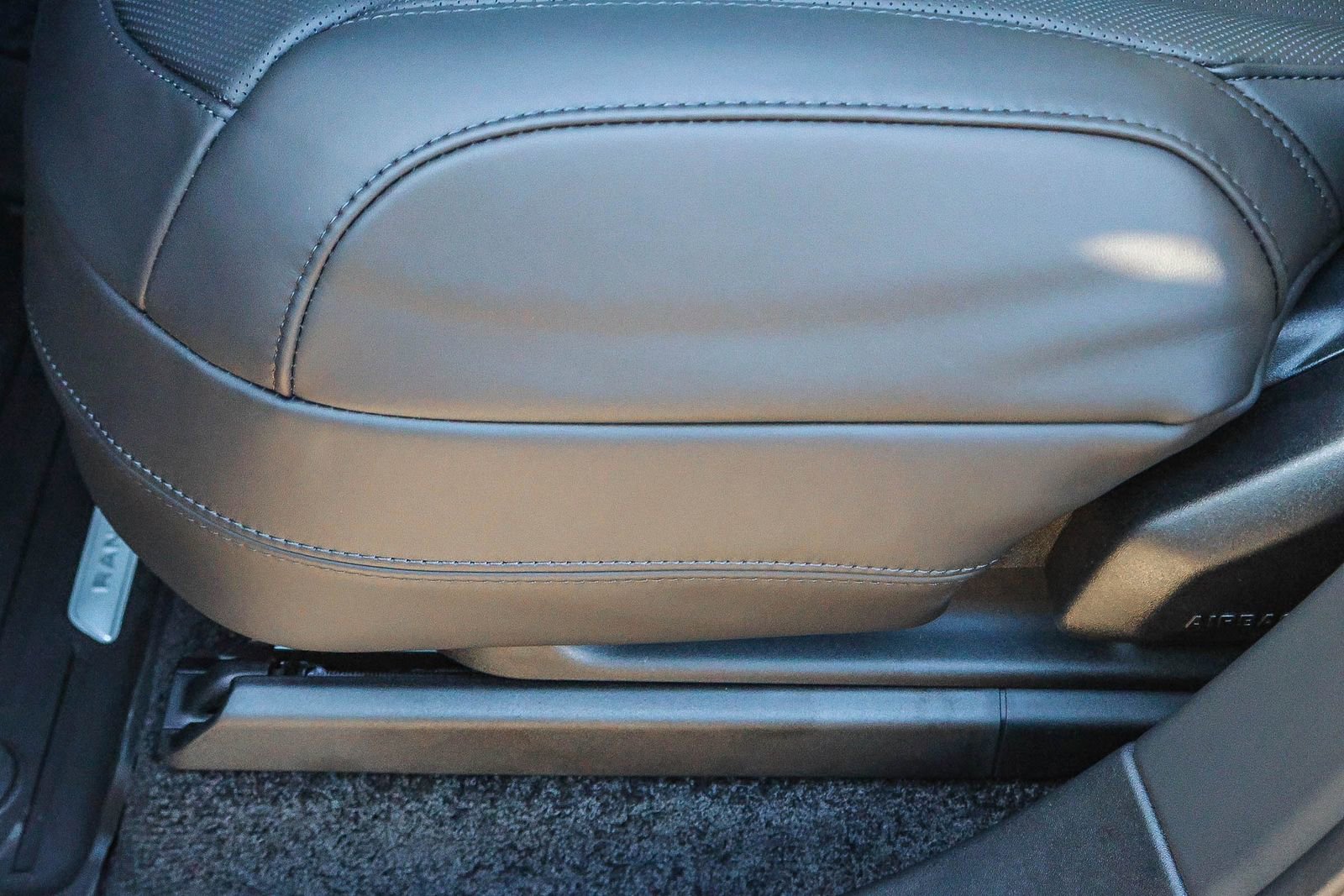 New 2026 Land Rover Range Rover SE image 30