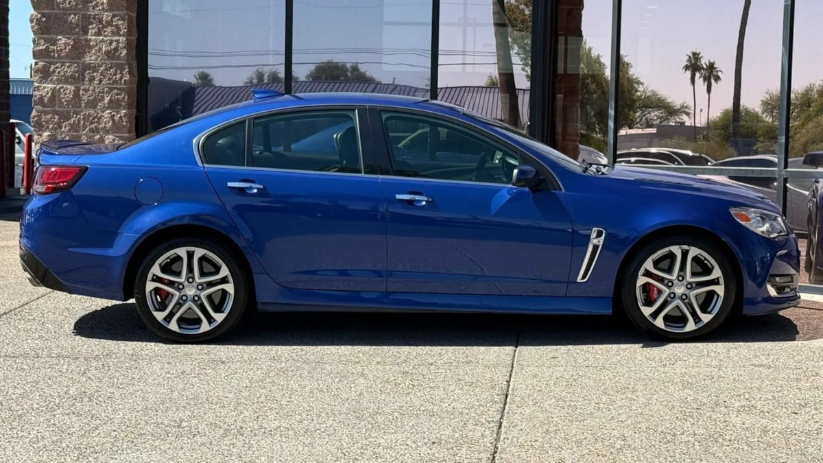 Used 2017 Chevrolet SS RWD image 14