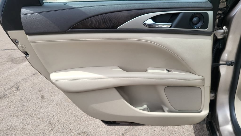 Used 2018 Lincoln MKZ Reserve w/ Climate Package FWD image 23