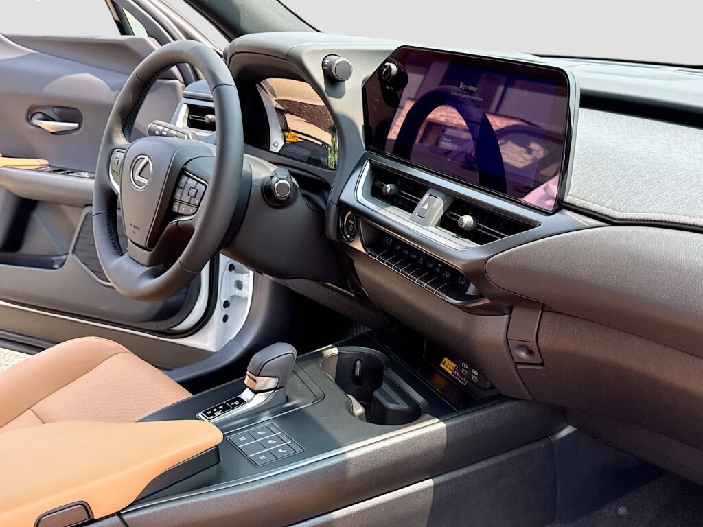 New 2026 Lexus UX 300h AWD image 5