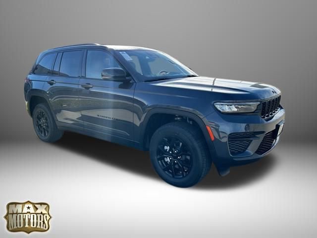 New 2025 Jeep Grand Cherokee Altitude image 10