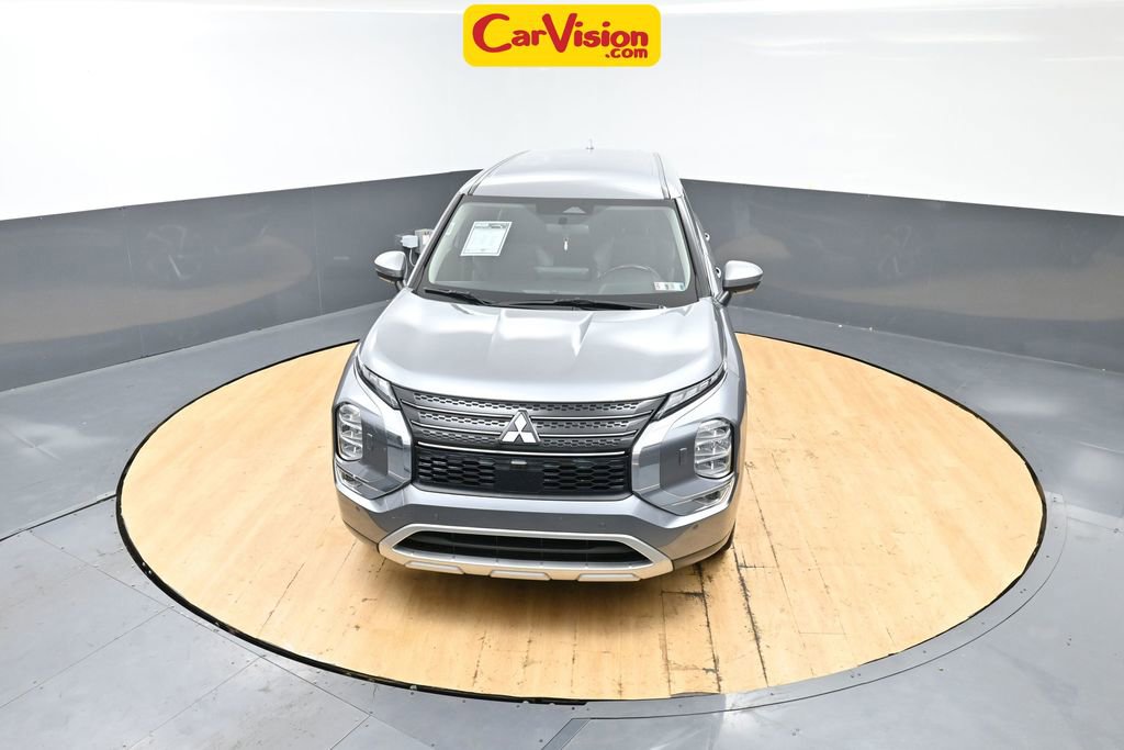 Used 2024 Mitsubishi Outlander SE image 6