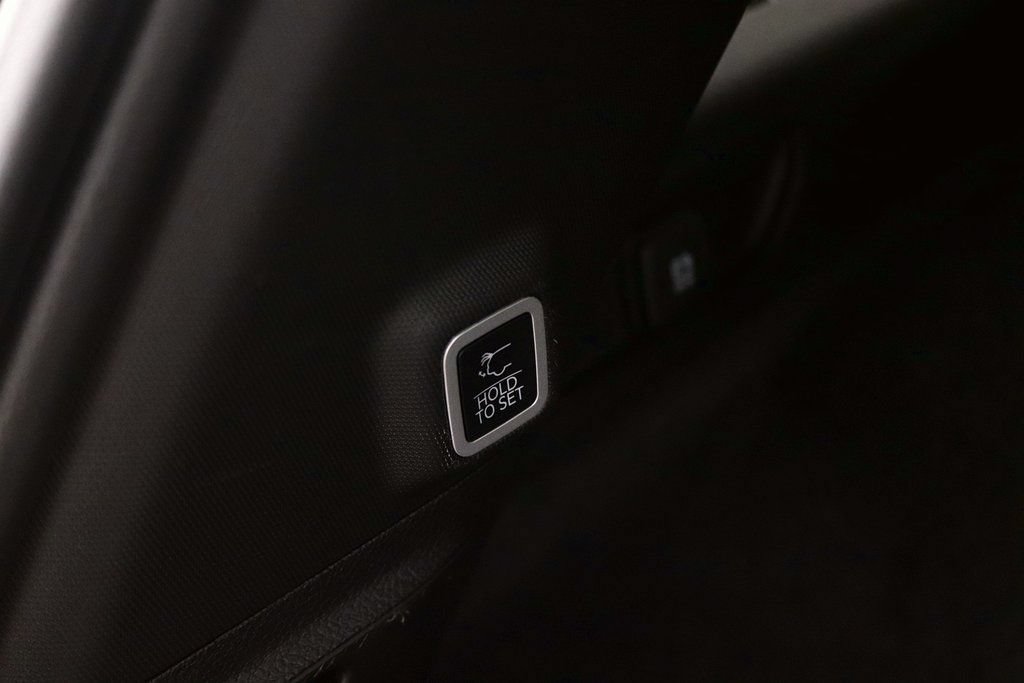 Used 2025 Jeep Grand Cherokee Summit AWD/4WD image 17