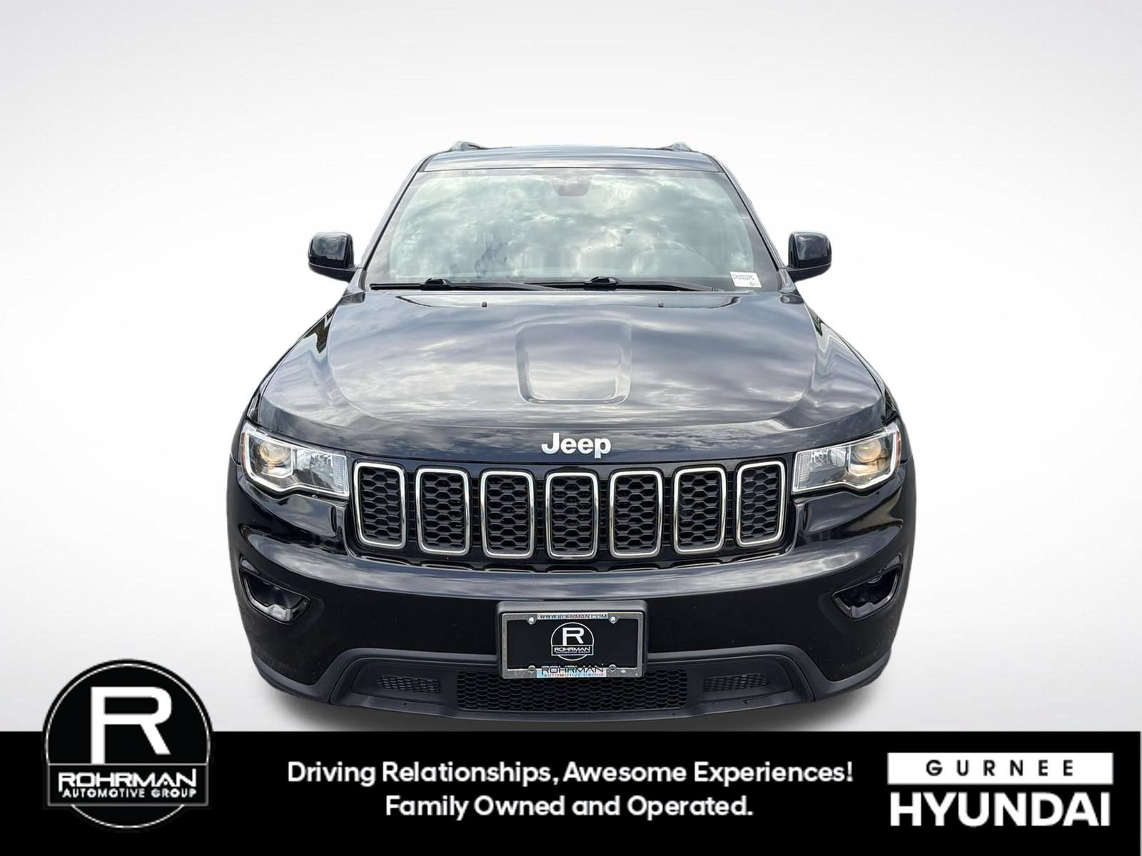 Used 2019 Jeep Grand Cherokee Laredo AWD/4WD image 3