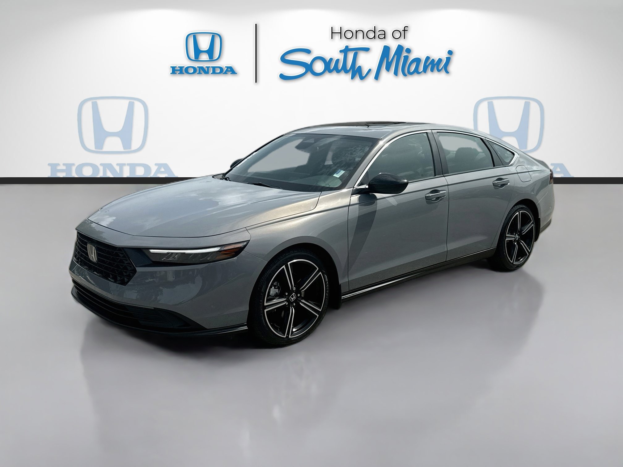 Used 2025 Honda Accord Sport image 2
