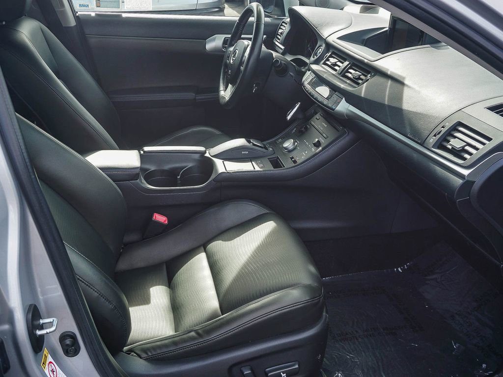 Used 2013 Lexus CT 200h w/ Premium Pkg w/Navigation image 12