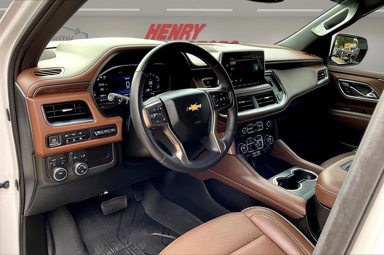 Used 2023 Chevrolet Tahoe High Country w/ Premium Package 2 AWD/4WD image 18