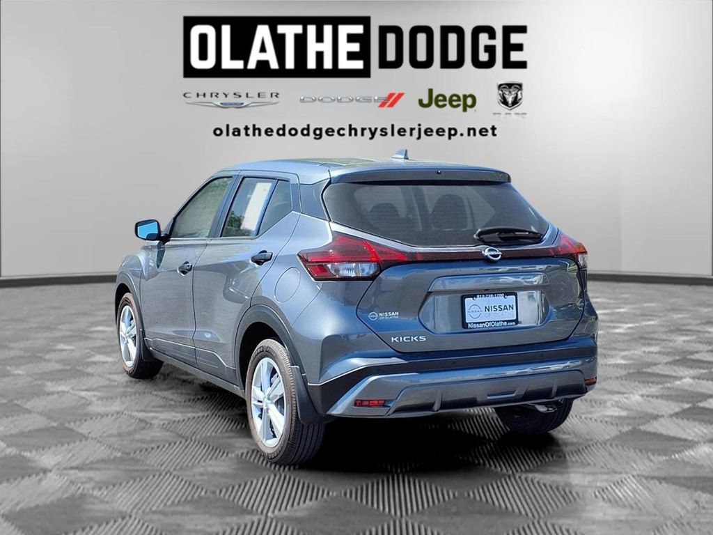 Used 2025 Nissan Kicks Play S FWD image 3