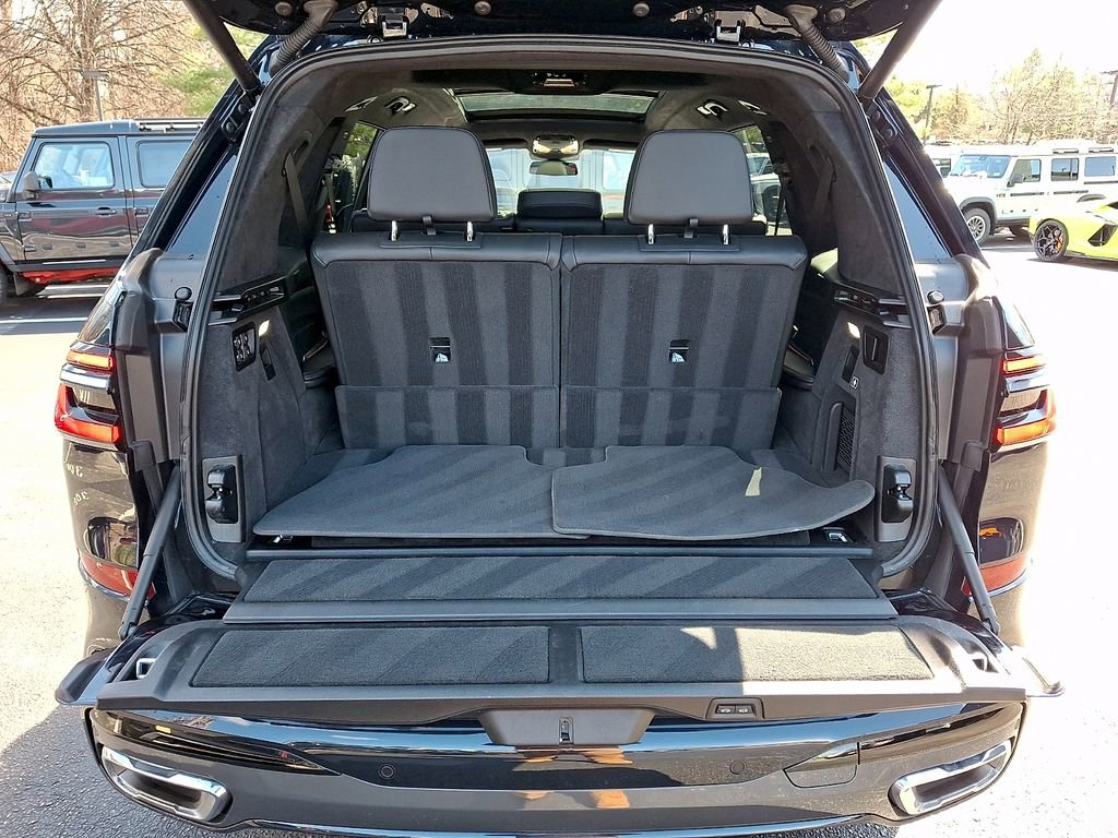 Used 2025 BMW X7 xDrive40i w/ M Sport Package image 31