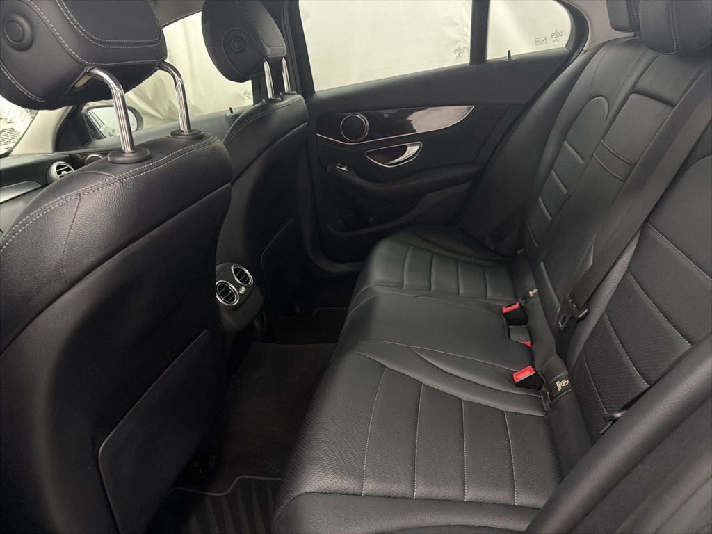 Used 2015 Mercedes-Benz C 300 Sedan image 19