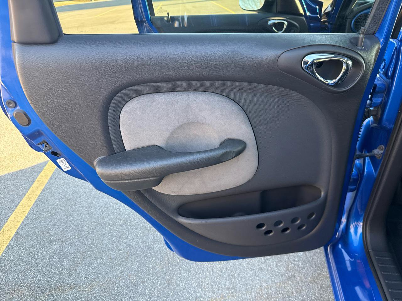 Used 2004 Chrysler PT Cruiser Limited FWD image 22