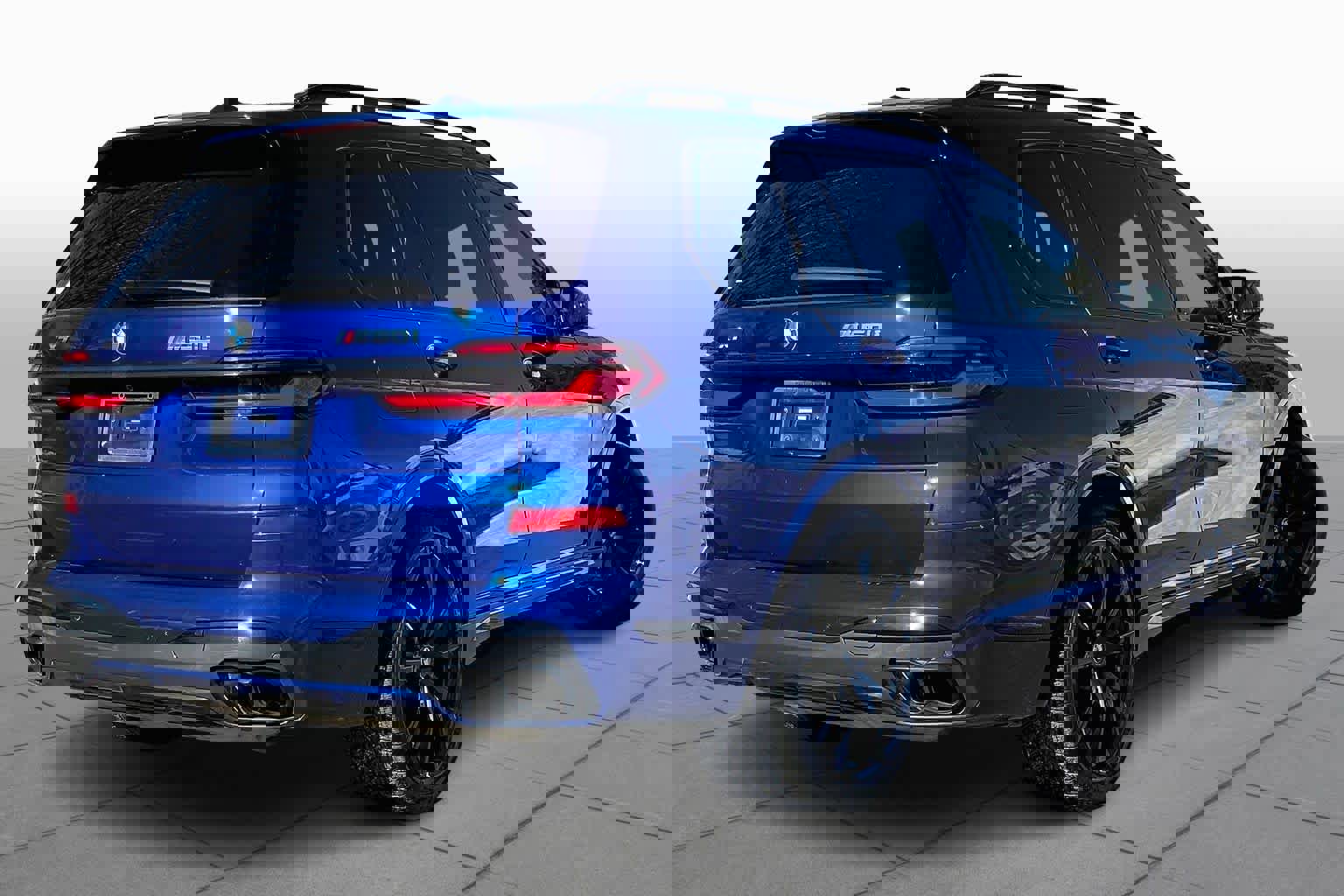 Used 2024 BMW X7 M60i image 13